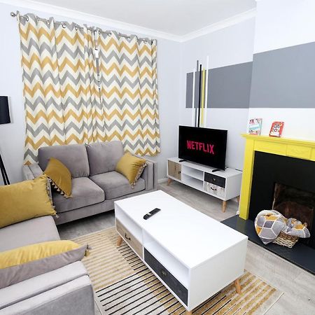 3-Bed House With Parking Near London O2 Apartment ภายนอก รูปภาพ