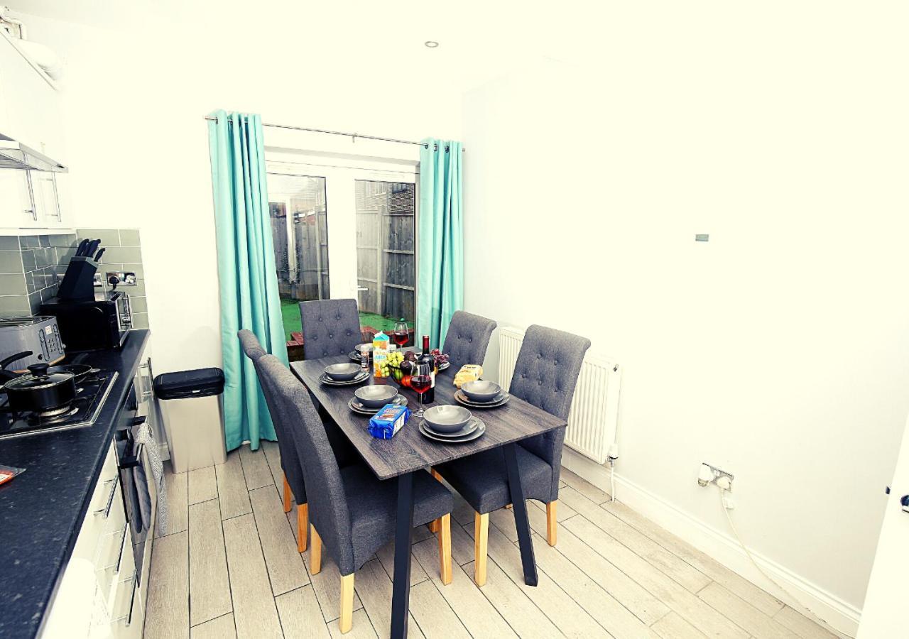 3-Bed House With Parking Near London O2 Apartment ภายนอก รูปภาพ